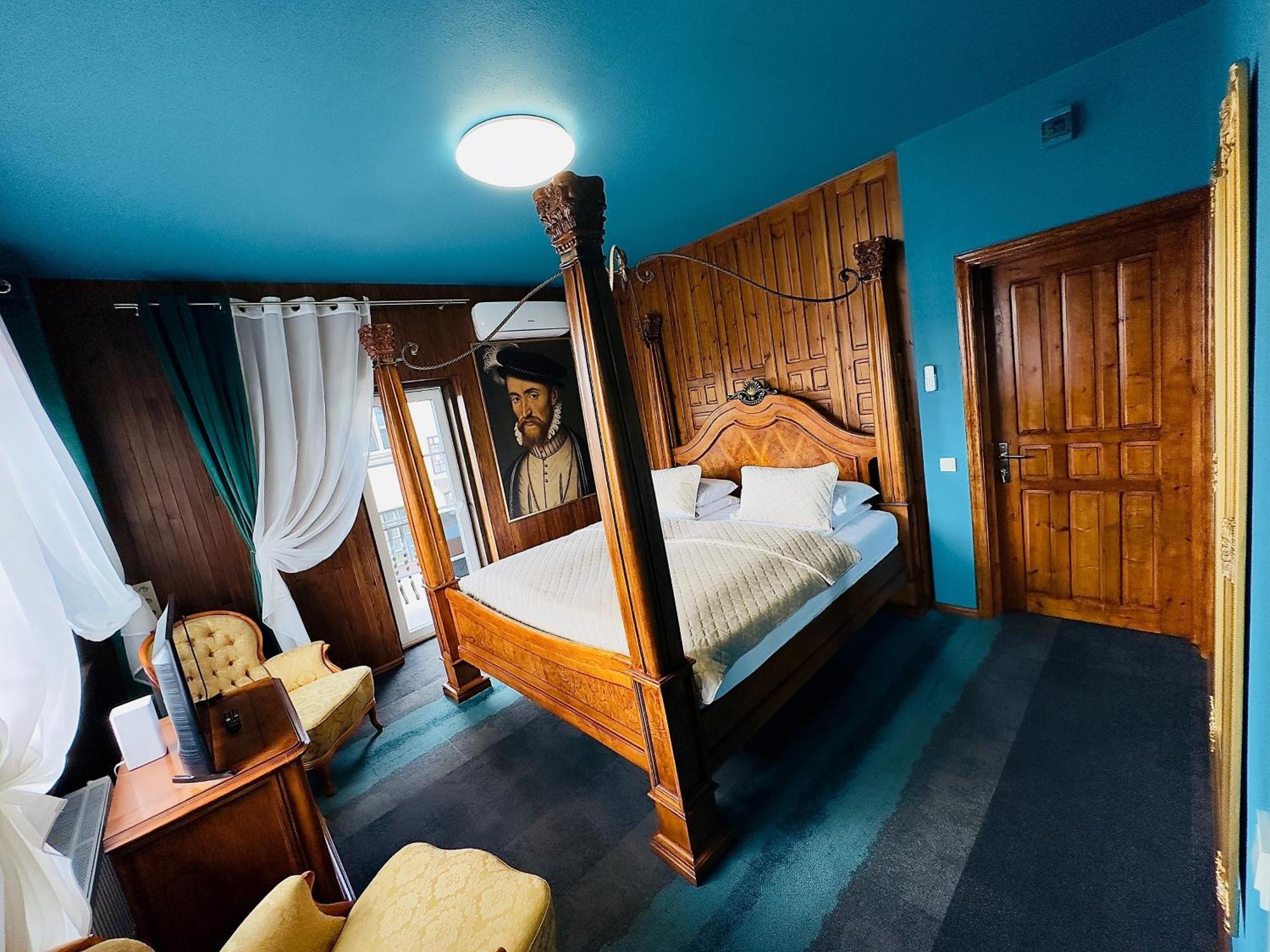 Broken Bed Hootel Kaunas Exterior photo