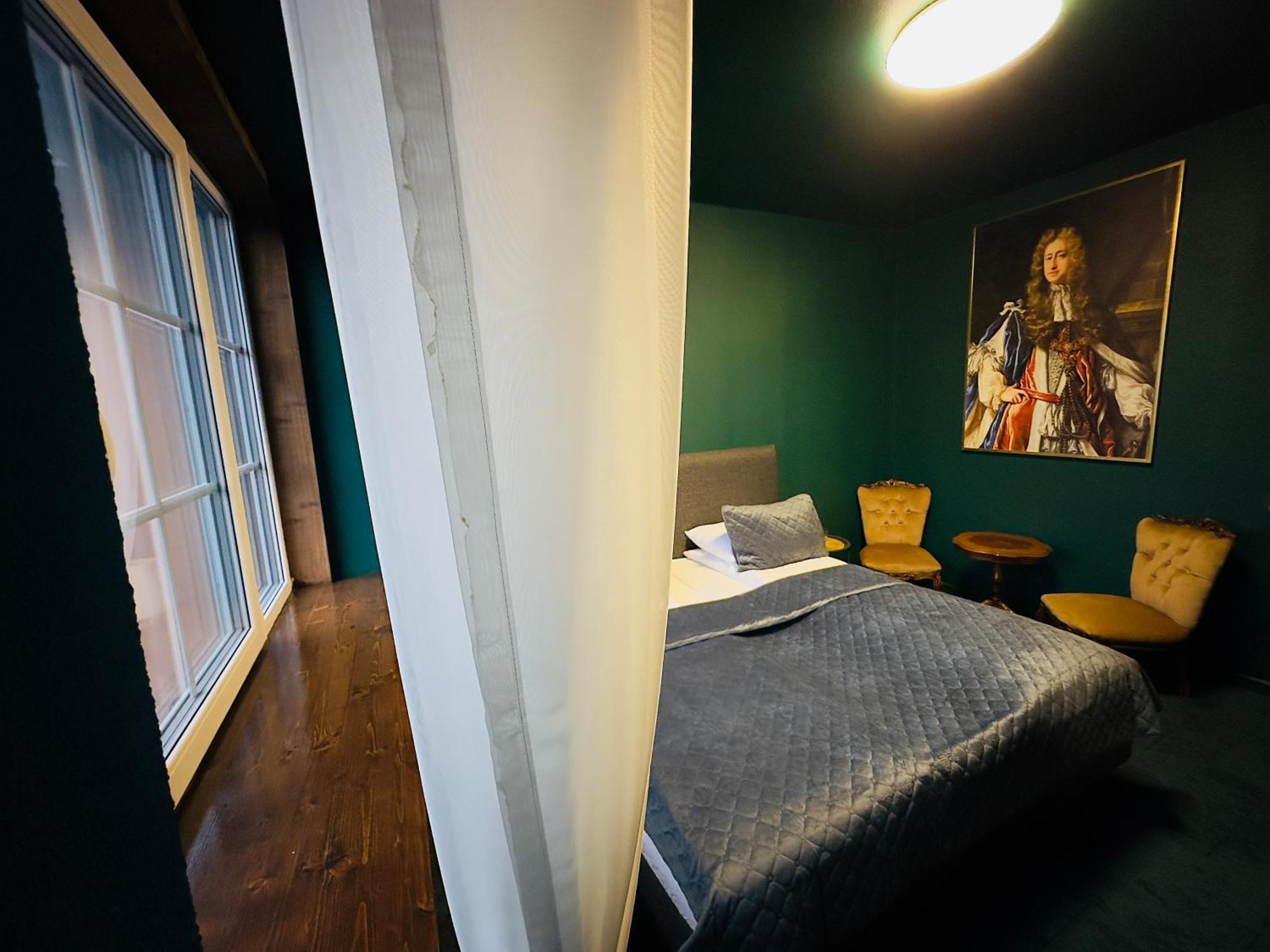 Broken Bed Hootel Kaunas Exterior photo